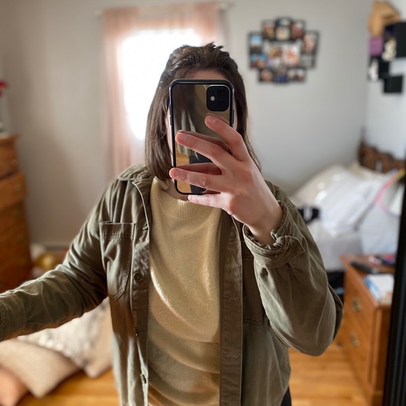 Cream Collared Sweater - Picture 3 of 6